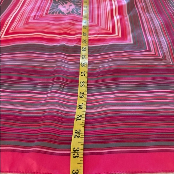 ANNE KLEIN Signature Square Silk scarf. Pinks. 34” square - Picture 10 of 11